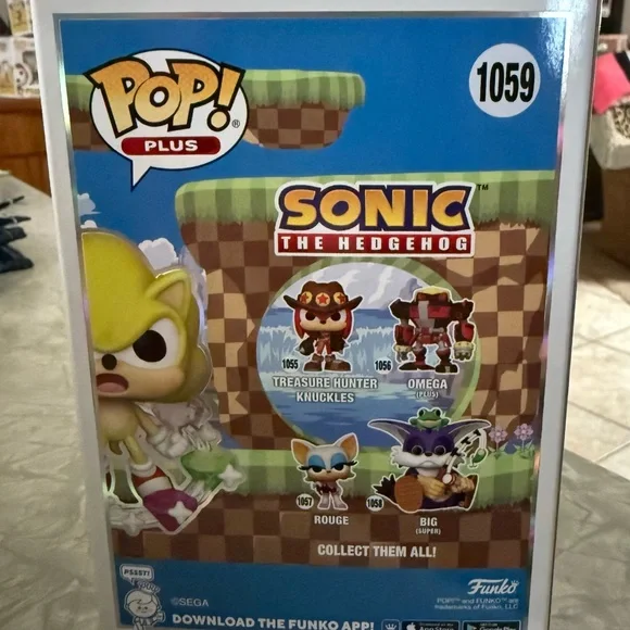 Funko Pop! Super Sonic with Emeralds Vinyl Figure - Picture 3 of 7